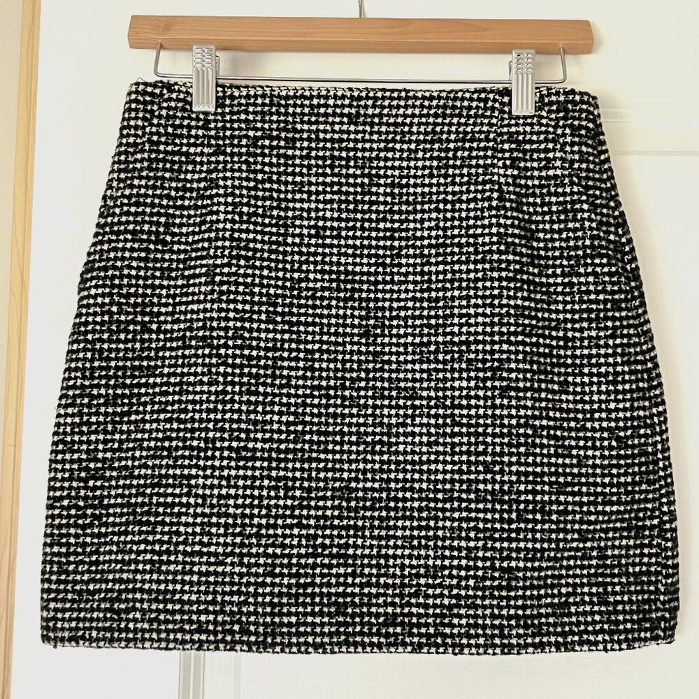 UNIQLO Tweed Black and White Mini Skirt